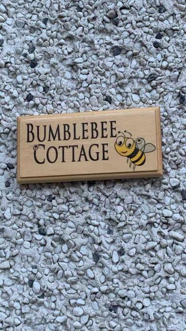 Bumblebee Cottage Donegal Town Exteriér fotografie